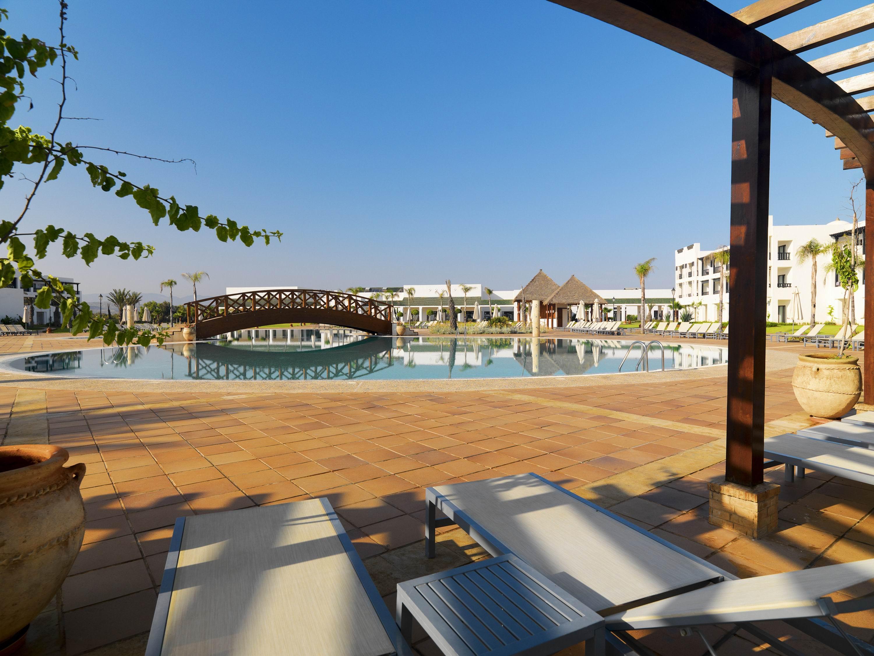 Iberostar Waves Saidia Hotel Ngoại thất bức ảnh A pool at the hotel
