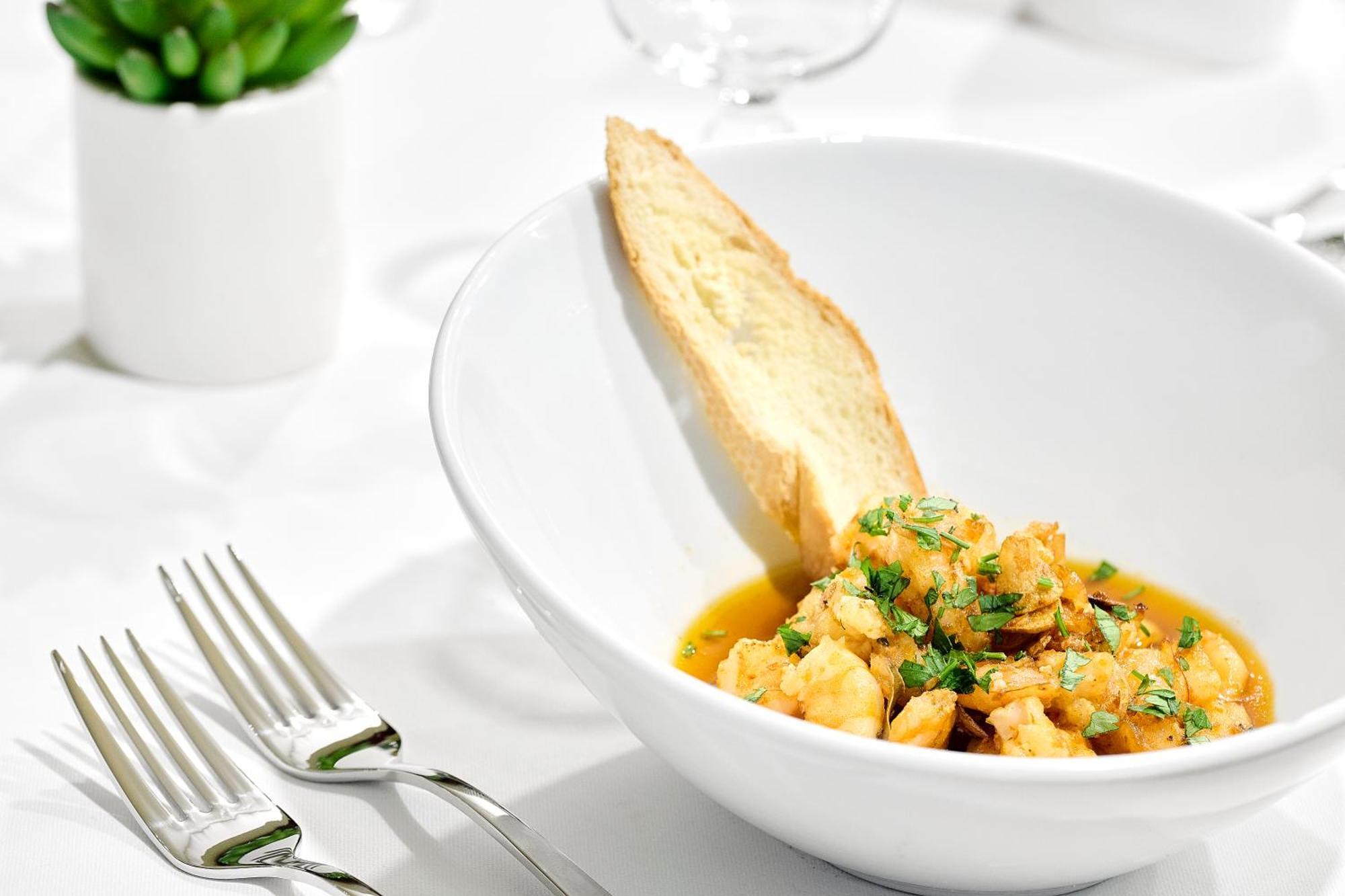 Iberostar Waves Saidia Hotel Ngoại thất bức ảnh A prawn and scallop starter