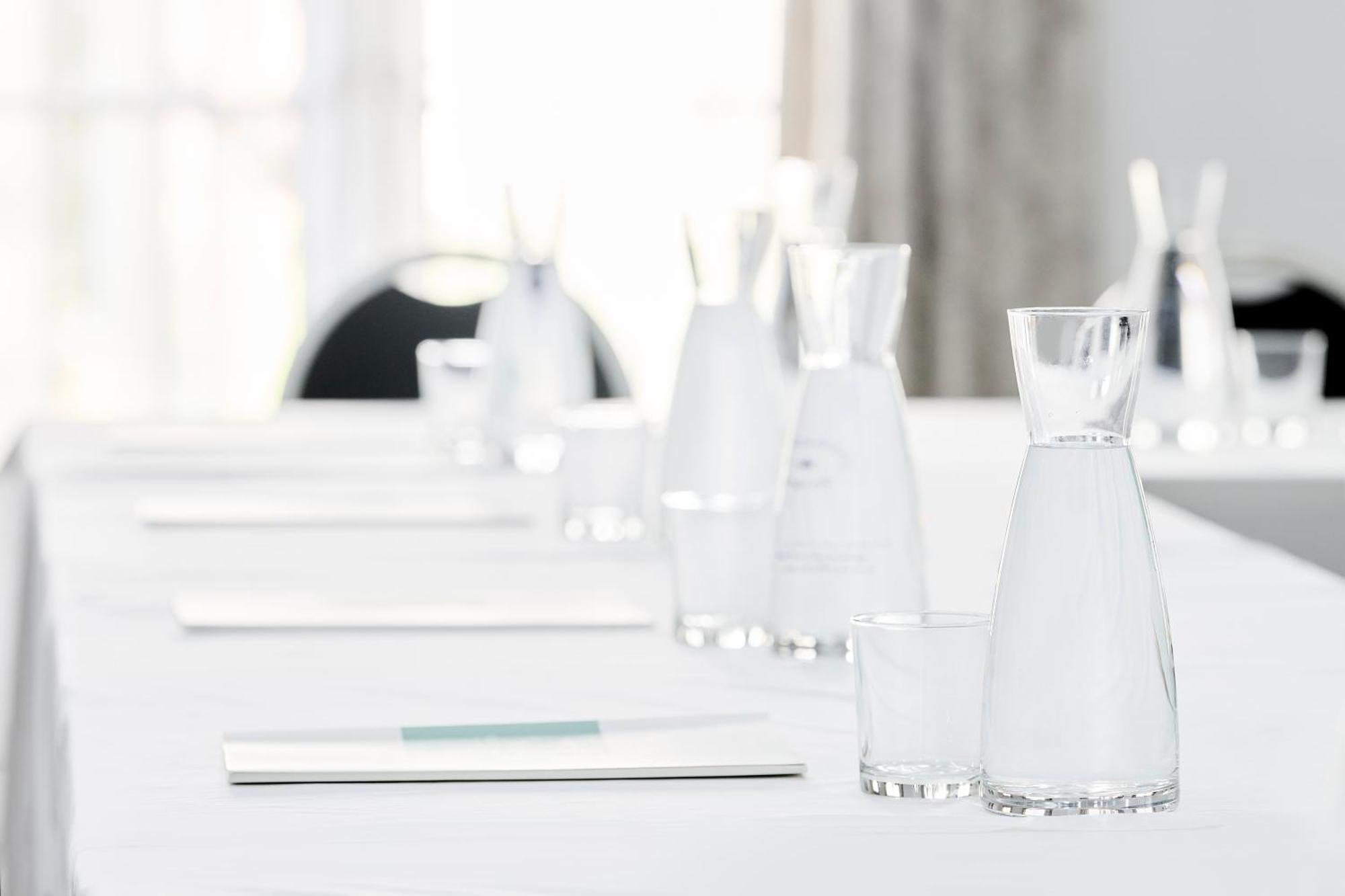 Iberostar Waves Saidia Hotel Ngoại thất bức ảnh Bottled water