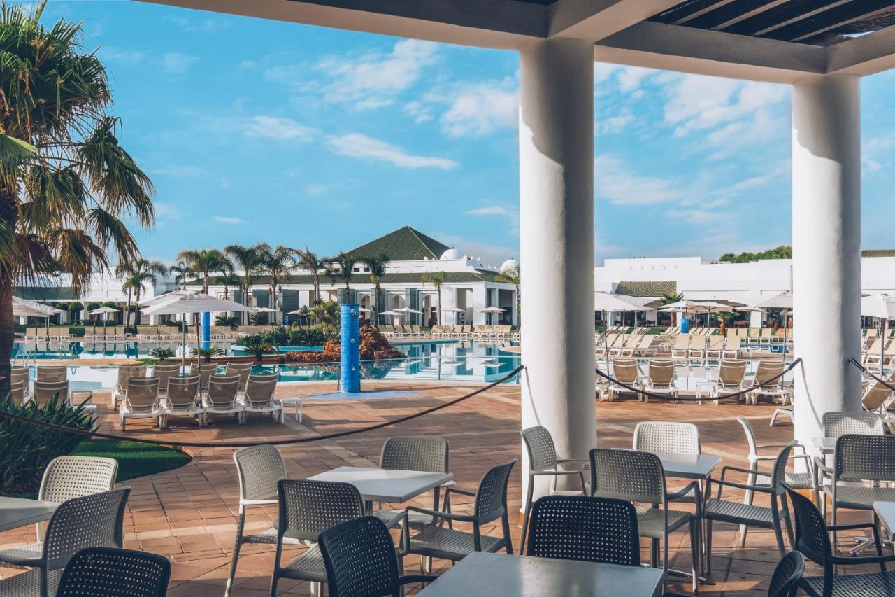 Iberostar Waves Saidia Hotel Ngoại thất bức ảnh The pool at the Iberostar Grand Hotel